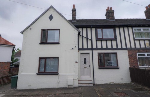 Huddersfield House | Deluxe Double 4 Suite Comfort, Style & Privacy
