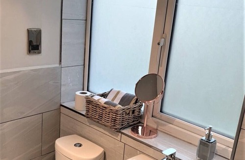 Banbury House | Deluxe Double Room with Shower