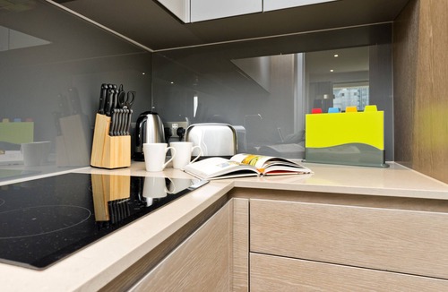 Canary Wharf Apartment | Deluxe one bedroom apartment in Canary Wharf