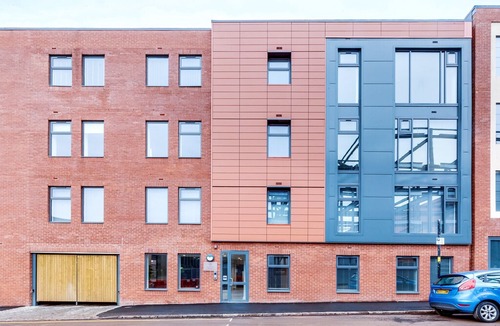 Birmingham City Centre Apartment | Deluxe Two Bedroom Apartment Jewellery Quarter