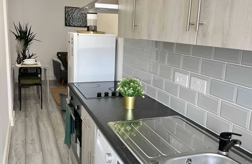 Thornton Heath Apartment | 🌟 Discover London: Elegant One Bedroom Flat Near Crystal Palace 🏡✈️