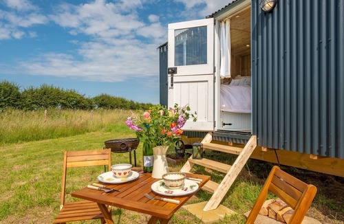 Wells-next-the-Sea Cabin | Dog-friendly glamping hut in the North Norfolk Coast