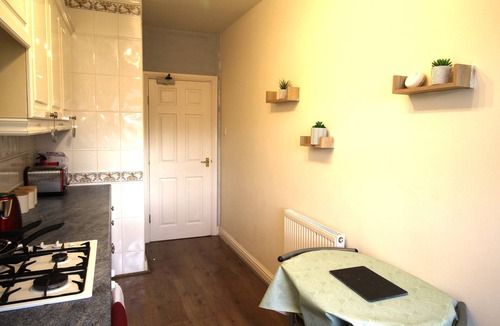 Doncaster Apartment | Doncaster Town Centre - 2 Beds - Plus a Sofa Bed - Lift Access - Very Quiet