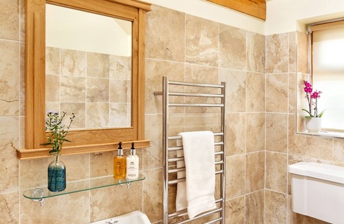 Staddlebridge House | Double room-Luxury-Ensuite with Bath-and Shower The Bedale