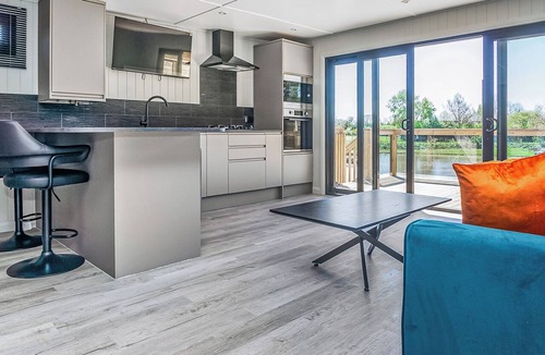 Stockton-on-Tees Cottage | Dove Lodge - UK51935