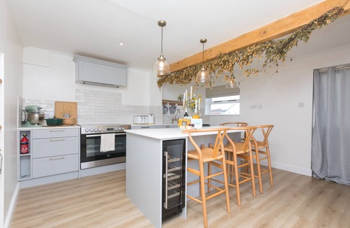 Saint Erth Praze House | Dowran, Hayle – Sleeps 4 - On-Site Parking – Dog-Friendly – Garden