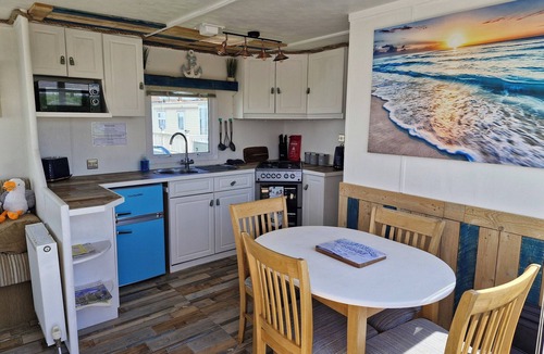 Anderby Creek Cabin | Driftwood Cabin Dog Friendly - Anderby Creek