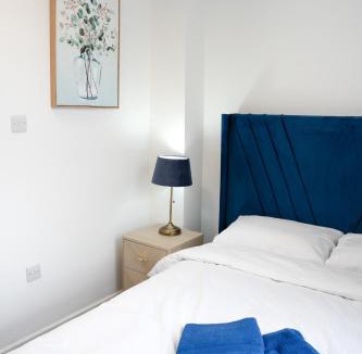 Sheffield House | E - Compact Double Room City Centre Sheffield