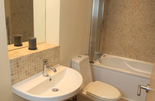South Cliff Apartment | Easby Hall Apartment 6