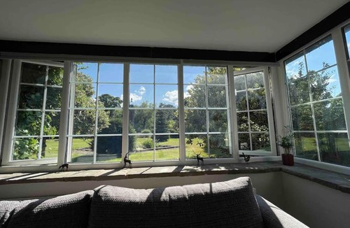 Bamford House | Edge view, outdoor adventure focused cottage, sleeps 8