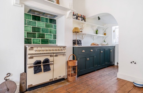 Burnham Market Cottage | Edinburgh House - sleeps 8 guests in 4 bedrooms