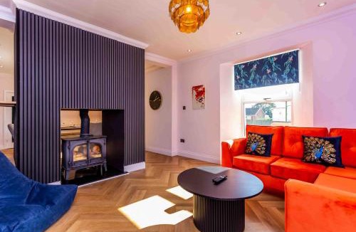 Fishburn House | Elderberry Hall Luxury Farmhouse Hot Tub, Sleeps 20,Near Durham
