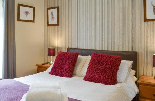 Cayton House | Eldin Hall Cottage 2 - Uk2484