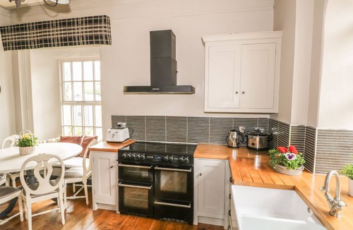 Long Preston House | ELDON COUNTRY, family friendly, with hot tub in Long Preston