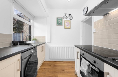 Burnley House | Elegant 3 bedroom | 2 Bath | In Burnley