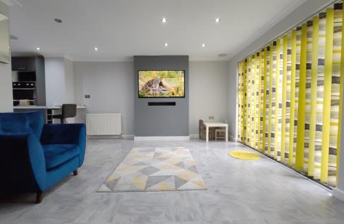 South Ockendon House | Elegant 3-Bedroom Home, sleeps up to 5 guest.