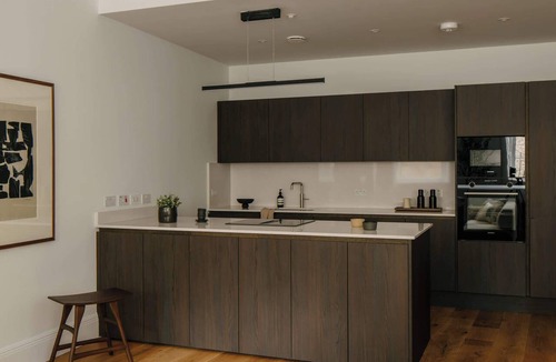 Bonnington Apartment | Elegant Apartment in Claremont Residences