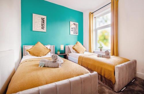 Sheffield House | Elegant City Retreat Free Parking 13 PPL
