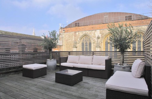 Clerkenwell Apartment | Elegant Clerkenwell Apartment Premium Roof Terrace