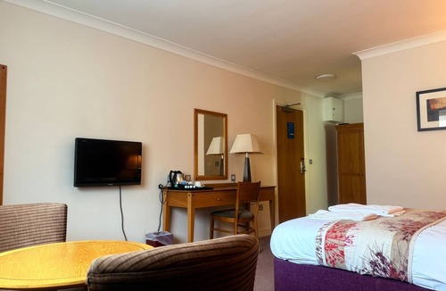 Blaby Hotel | Elegant Executive Double: Comfort & Convenience in Blaby