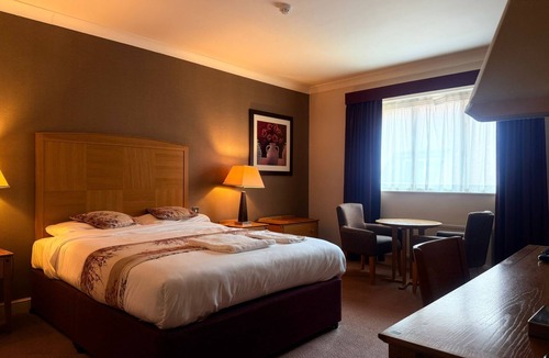 Blaby Hotel | Elegant Executive Double: Comfort & Convenience in Blaby