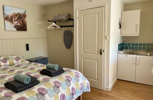 Yardley Gobion Cabin | Elm Tree Farm Accommodation