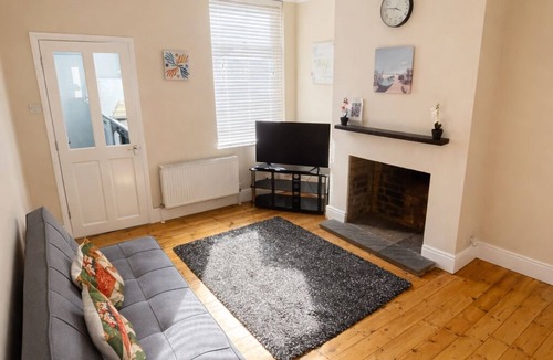 Oadby House | Entire Excellent Property on Mountcastle Road, Leicester