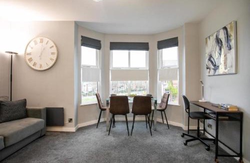 Oadby Apartment | Entire Luxurious 2 Bedroom Flat