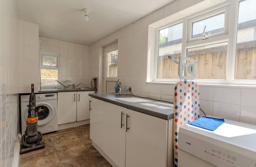 Sketty House | Entire Sketty Home, Gower and City Centre access