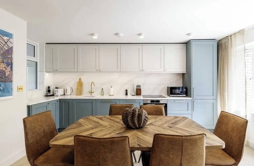 London City Centre Apartment | Entire Soho central flat 3Bedroom - Sleeps 8 10mins walk to BigBen