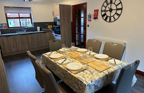 Muston Cottage | Eric House: A Cozy Getaway in Muston