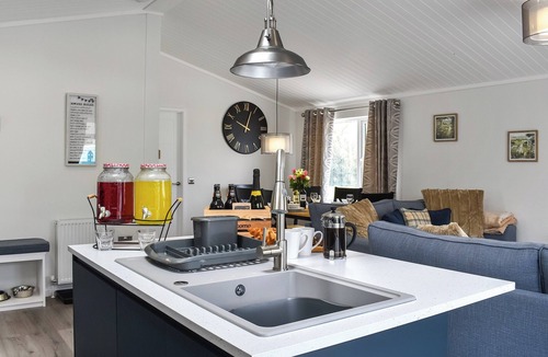 Masham Cottage | Escape to this ground-floor holiday lodge in Masham.