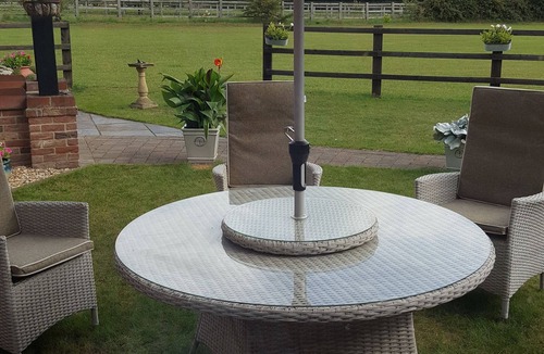 East Drayton Cottage | Escape to 'Woodpecker Cottage' at Hope Haven Retreat - Peace awaits!