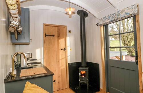 Moreton Cottage | EVENDINE HUT @ EVENDINE COTTAGE in Colwall, Herefordshire
