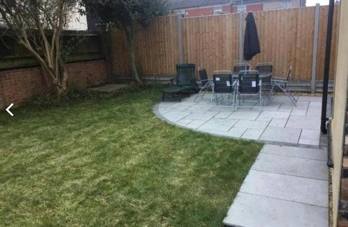 Kettering House | Excellent Location - 5 Bedroom House