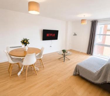 Norbiton Apartment | Exclusive 1 Bedroom Flat in the Heart of Kingston!