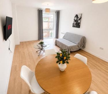 Norbiton Apartment | Exclusive 1 Bedroom Flat in the Heart of Kingston!