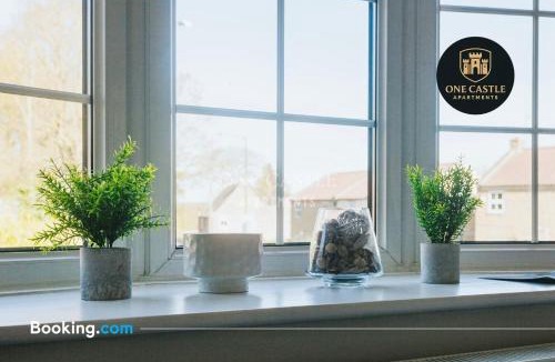 Spofforth Apartment | Exclusive Deals l Free Parking I Short term Booking l Sleeps Up to 6 l 3 Bed & 2 Bath I One Castle Apartments Short-lets and Serviced Accommodation