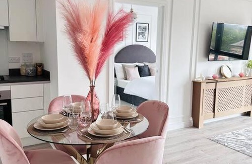 Derby Apartment | Executive 2-Bed Apartment Near City Centre & Hospital - Free Parking!
