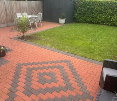 Chorlton-by-Backford House | Executive Home Near Cheshire Oaks & Chester