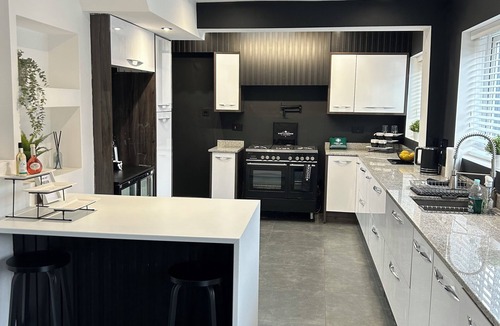 Seisdon House | Fabulous 7-bedroom Hyacinth House perfect for your Birmingham getaway