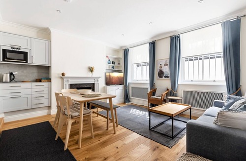 Redcliffe Apartment | Fabulous Chelsea 2 bed