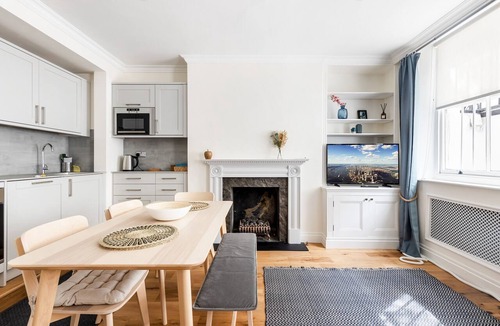 Redcliffe Apartment | Fabulous Chelsea 2 bed