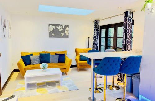 Peterborough House | Fairy Meadows Hideaway
