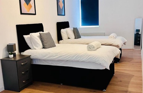 Mexborough Apartment | Family & Contractor Haven Suites Mexborough