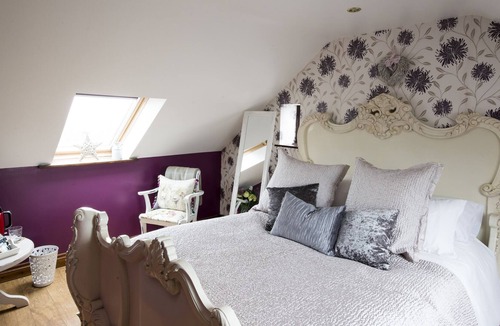Ripley House | FARM VIEW HALL, pet friendly, with hot tub in Pateley Bridge