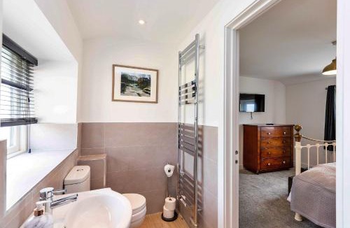 Thurlby House | Finest Retreats - The Warren