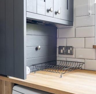 Tollington Apartment | Finsbury Park - Sleeps 6 with Free Parking - best for Holiday, Concerts, Matches & Corporate Lets