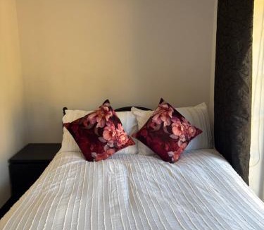 Wokingham Apartment | FLAT 4, Meadow view