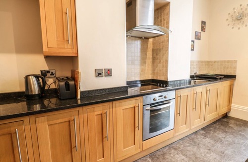 Whitby Apartment | FLAT 4, pet friendly in Whitby